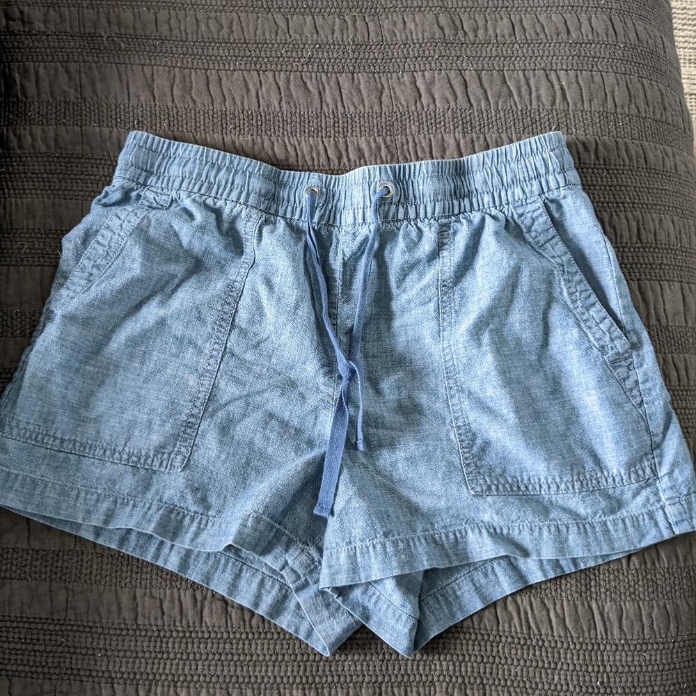 Gap drawstring waist shorts